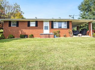 5390 Old Stage Rd, Chuckey, TN 37641