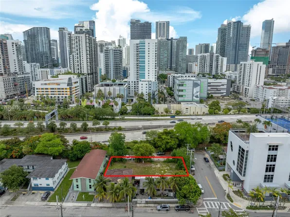 367 SW 11th St, Miami, FL 33130