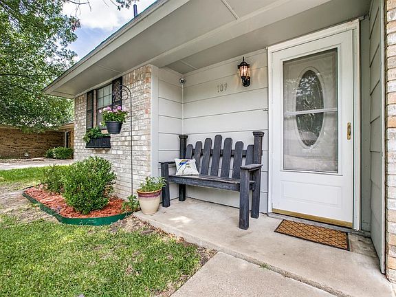 4th image of 109 Deerwood Ln