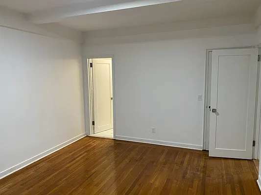 Rented by TNG Nassimi Realty | media 18