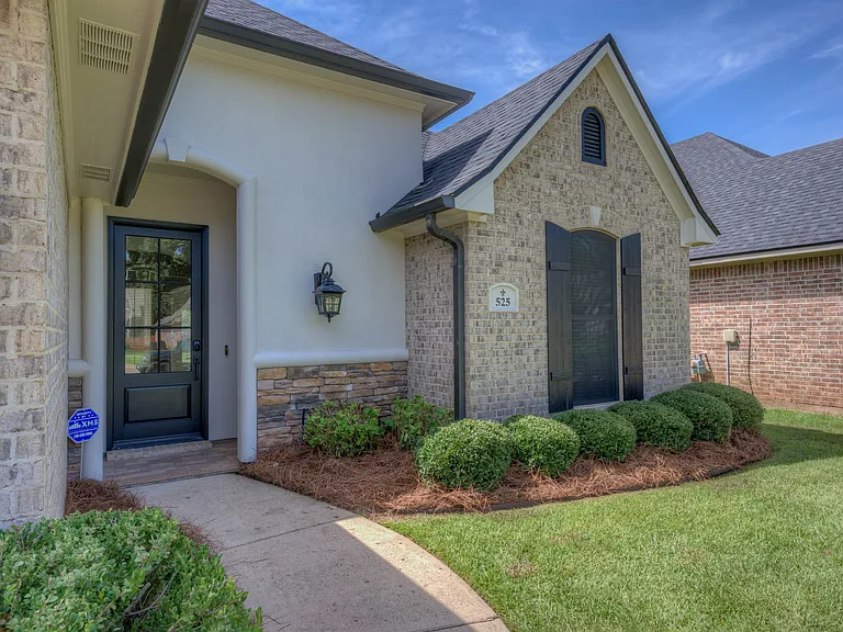525 Chinquipin Dr — Photo 2