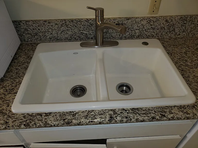1811 Parnell Ave #6 — Photo 8