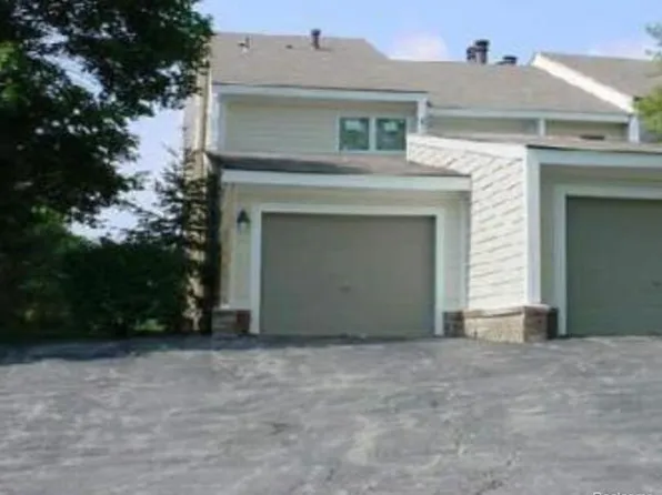 35322 Hillside Dr, Farmington Hills, MI 48335