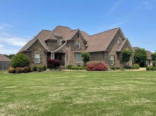 193 Stornaway Dr, Jackson, TN 38305