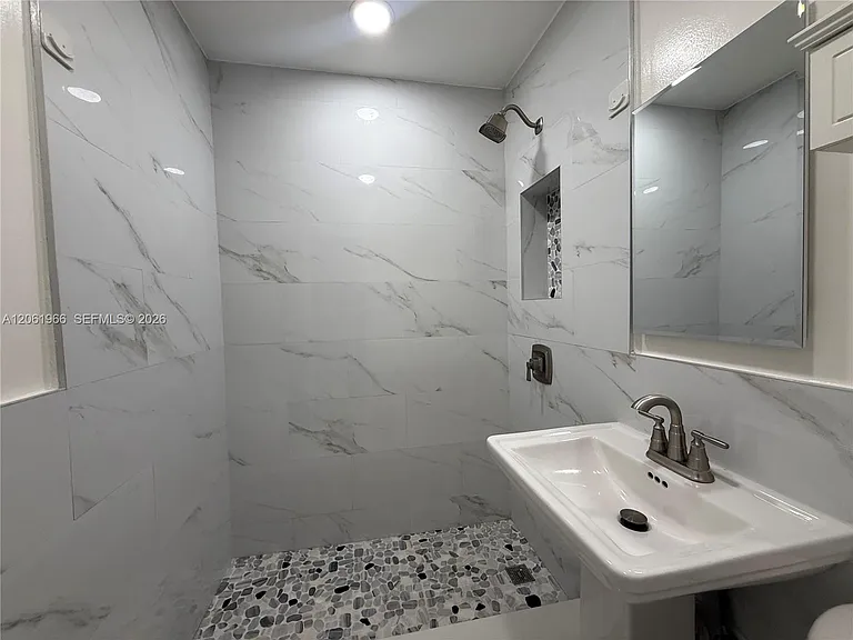 2520 NW 155th St — Photo 5