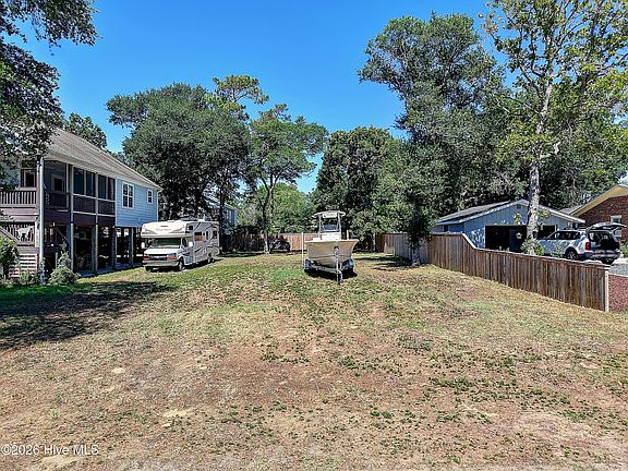 3rd image of 107 SE 35th St #8