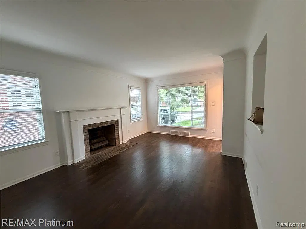 3 bed, 1094 sqft, $1,850 — Photo 4