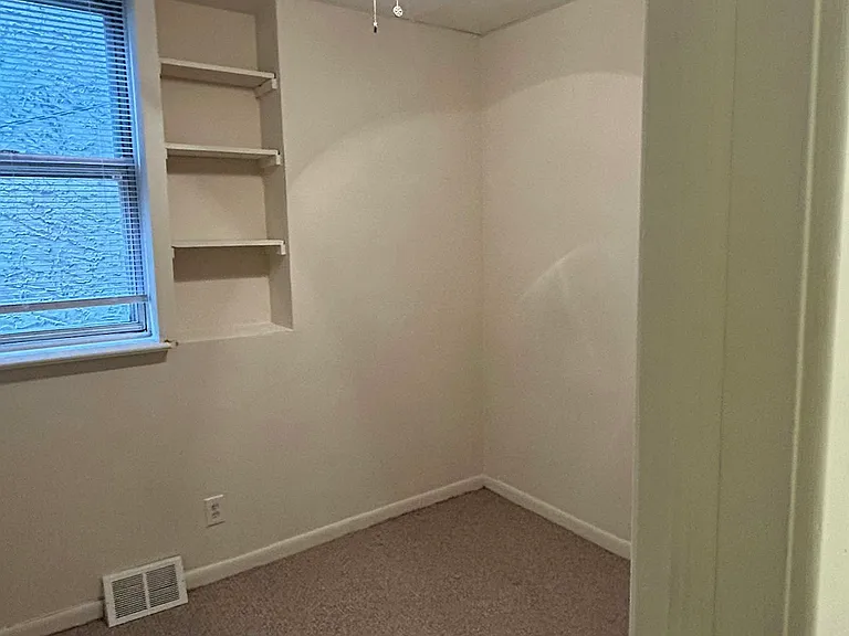 2538 Amber St #1R — Photo 3