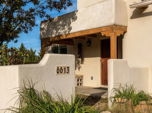 6613 Camino Rojo, Santa Fe, NM 87507