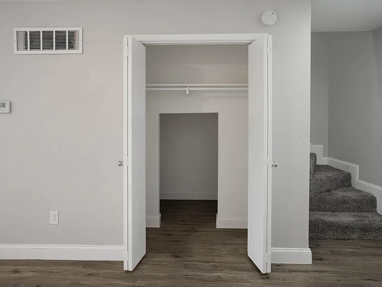 2203 Sheraton Dr — Photo 6