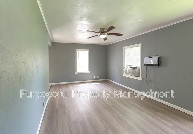 3200 SW 20th St — Photo 4