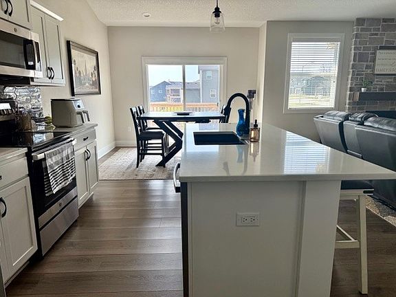 4th image of 3012 Crest View Cir