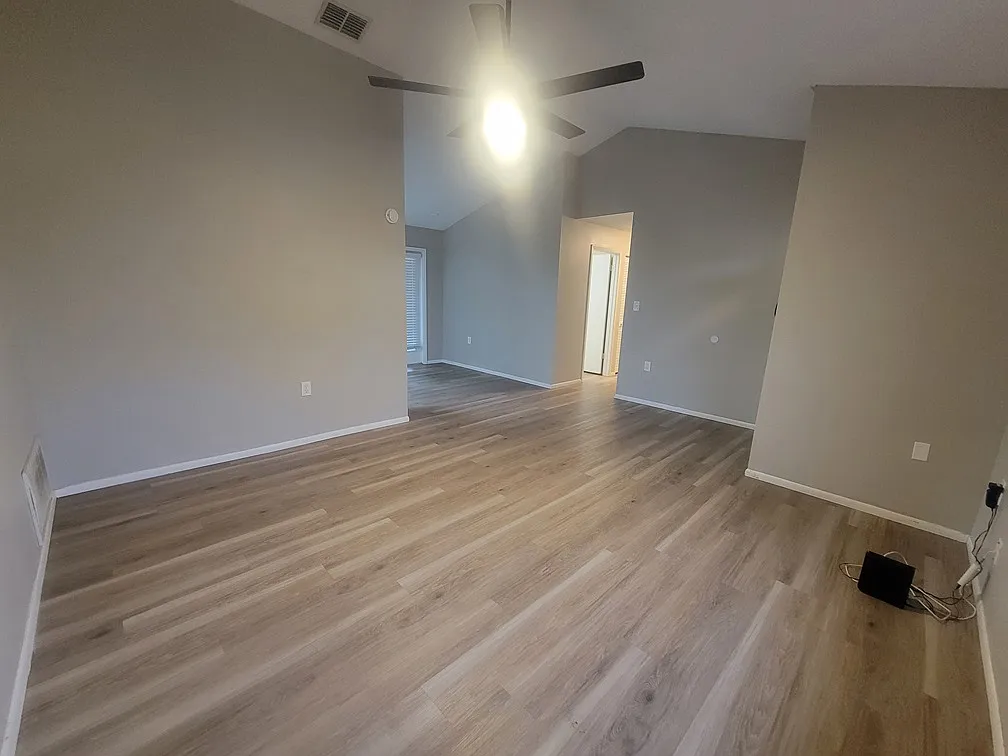 2 bed, 872 sqft, $1,550 — Photo 4