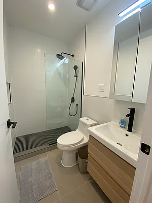 Rented by Suzuki Capital LLC | media 6