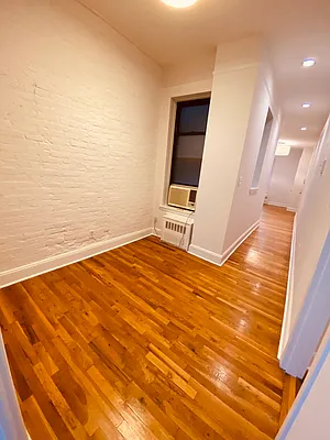 Rented by Metropolis Real Estate of Manhattan | media 10