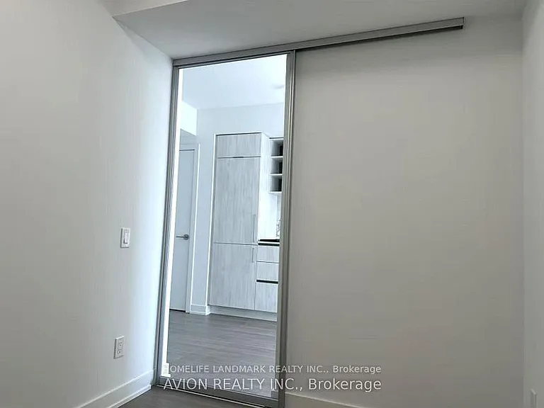 8 Wellesley St W #5602 — Photo 19