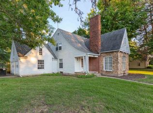 101 Woodstock Rd, Waterloo, IA 50701
