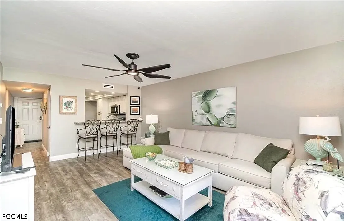 2 bed, 2.0 bath, 907 sqft, $3,500 — Photo 3