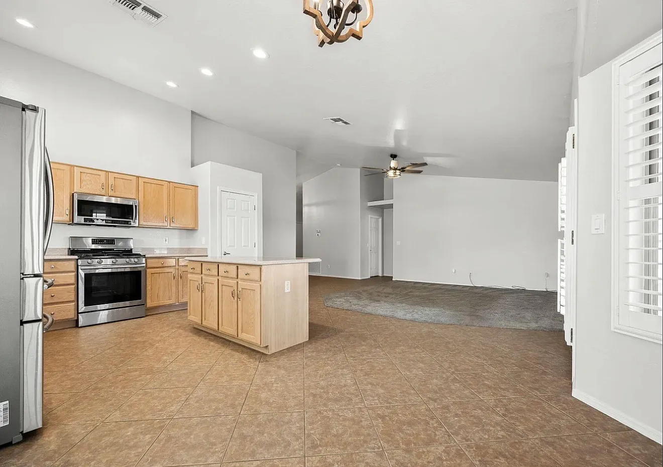 3 bed, 1632 sqft, $3,500 — Photo 3