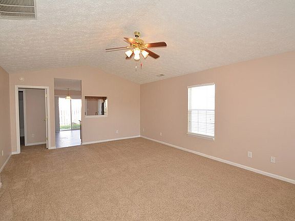 3rd image of 4036 Magnolia Dr