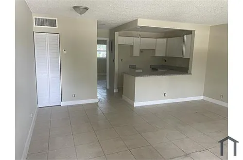 202 NW 32nd Ct Photo 1