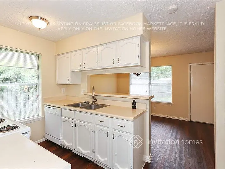 5826 Walnutgate Dr — Photo 8