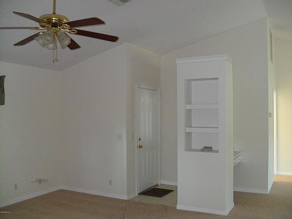 5th image of 4285 NE 32nd Cir