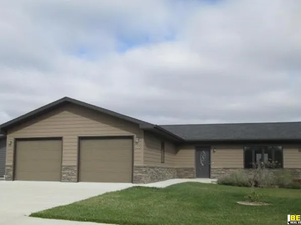 402 W 31st St, Falls City, NE 68355