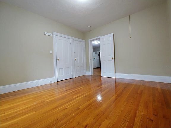 2nd image of 99 Boylston St #1
