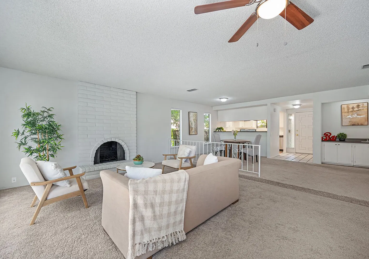 Spacious Two Bedroom Two Bathroom Condo in Citrus Heights — Photo 4