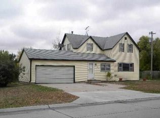 723 23rd St, Gothenburg, NE 69138