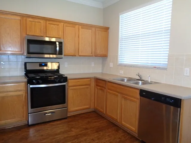 10736 Firebrick Ct — Photo 3