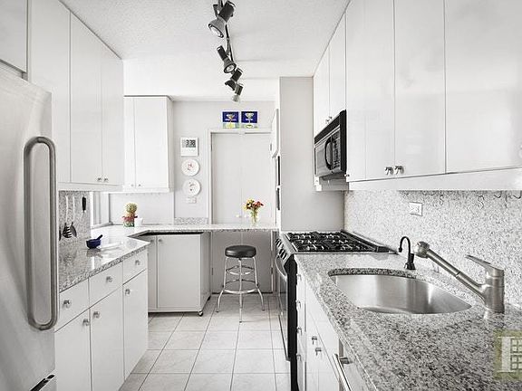 3rd image of 436 E 86th St #30F