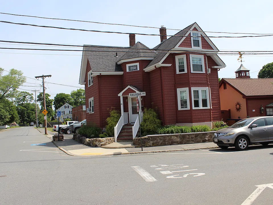 95 Railroad Ave