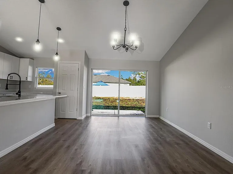 16619 SW 31st Cir — Photo 9