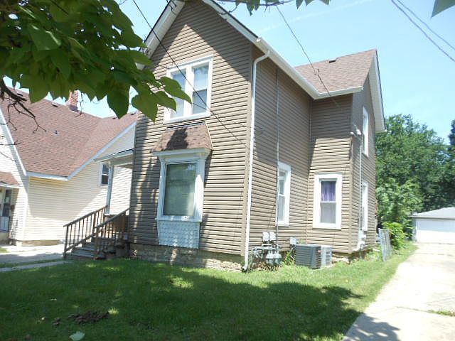 2nd image of 904 2nd Ave