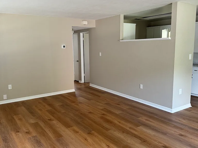 1514 Doreen Ave — Photo 4
