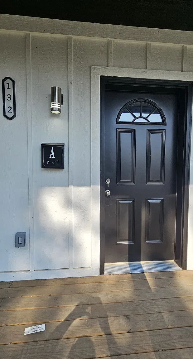 132 N Traub Ave — Photo 3