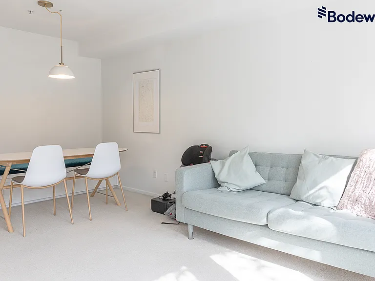 623 W 14th Ave — Photo 6