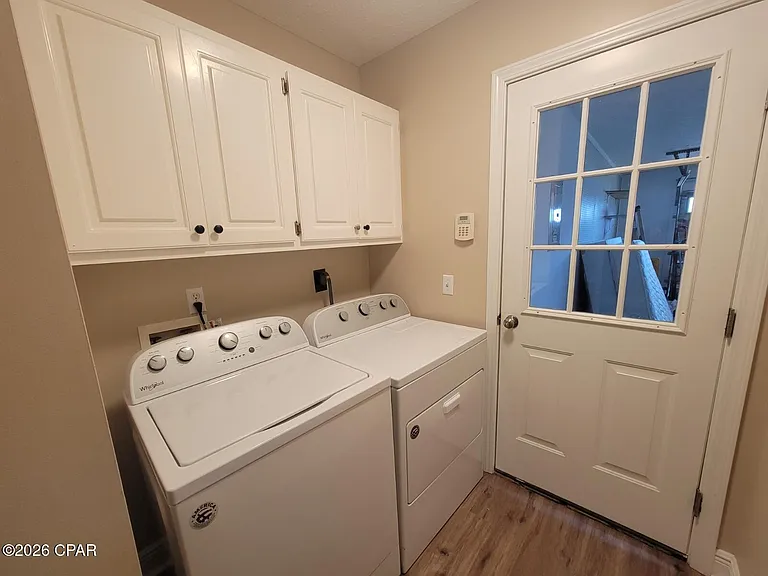 1504 Illinois Ave — Photo 18