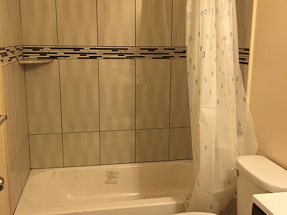 2nd image of 1922 Fairmount Ave #3F