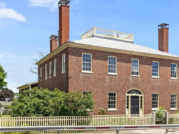 166 High St, Danvers, MA 01923