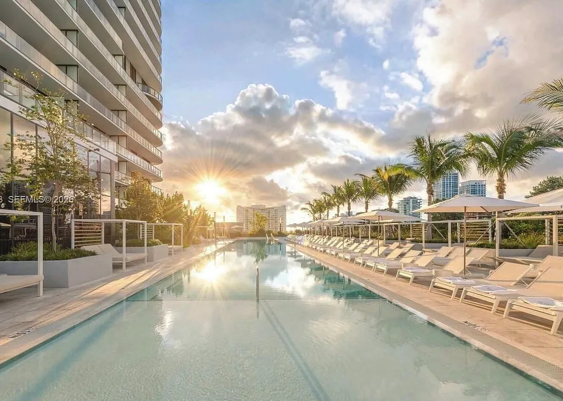 72nd St, Miami Beach — Photo 2
