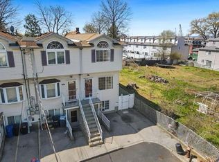 10 Noah Ct APT 1, Staten Island, NY 10303