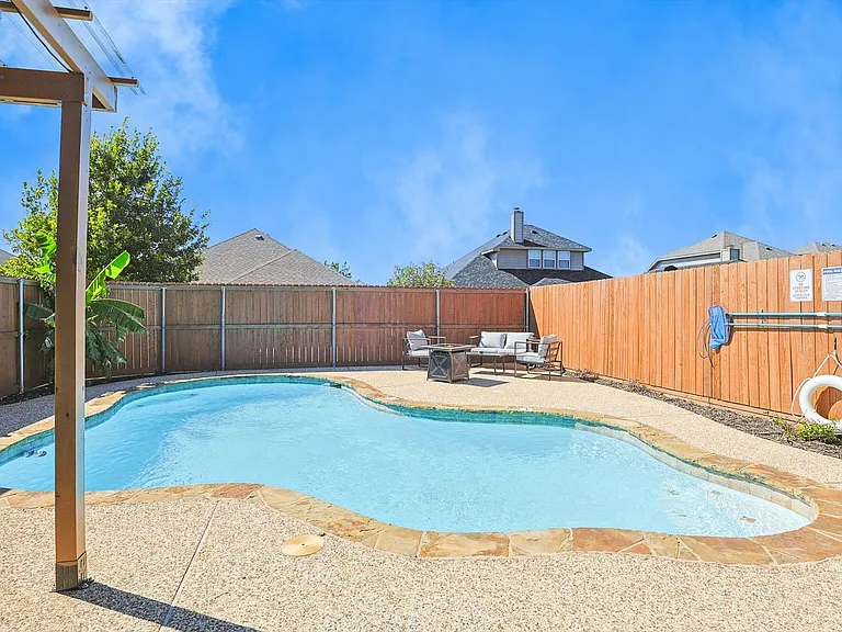 215 Nottingham Dr — Photo 31