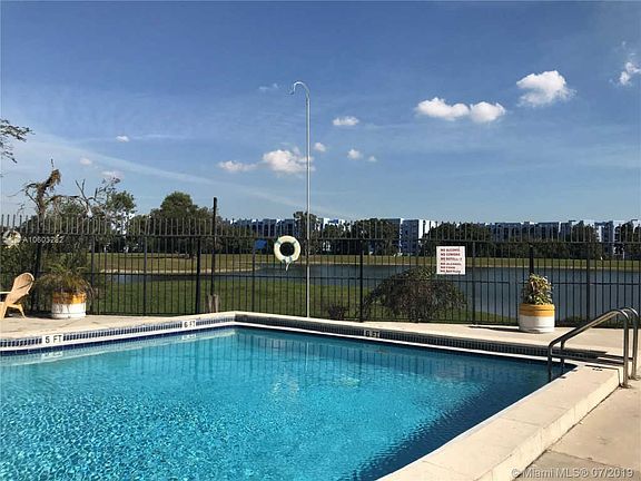 4th image of 9682 Fontainebleau Blvd APT 512