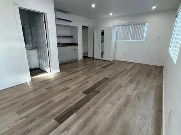 2218-2220 NW 14th St, Miami, FL 33172