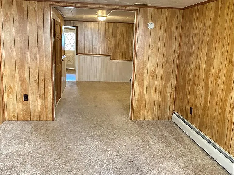 221 Center St — Photo 2