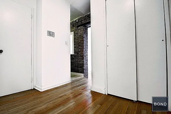Rented by Bond New York | media 9