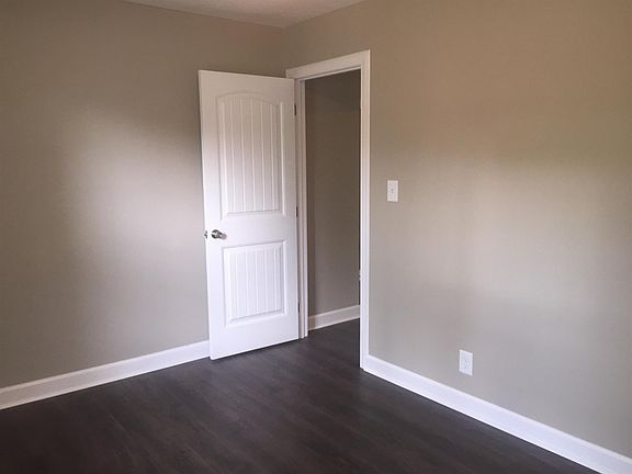 4th image of 513 Jewel Dr